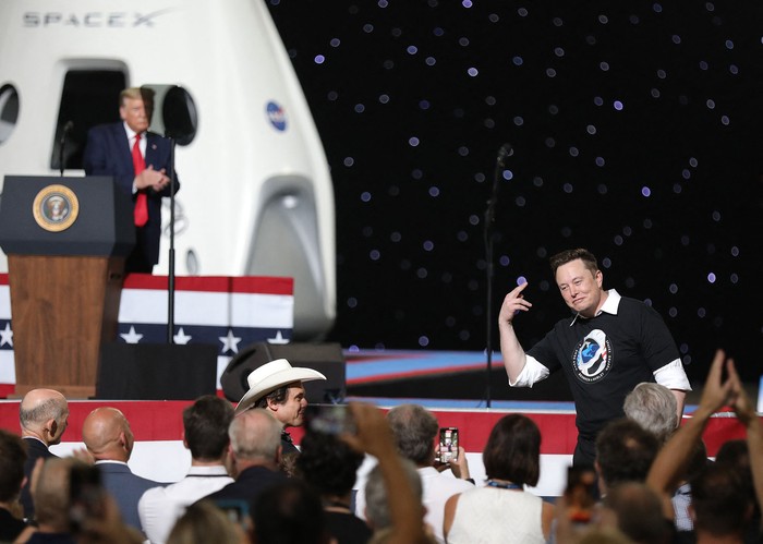 Donald Trump y Elon Musk, el 30 de mayo de 2020, en el Centro Espacial Kennedy, en Florida. · Foto: Joe Raedle, Getty Images, Afp