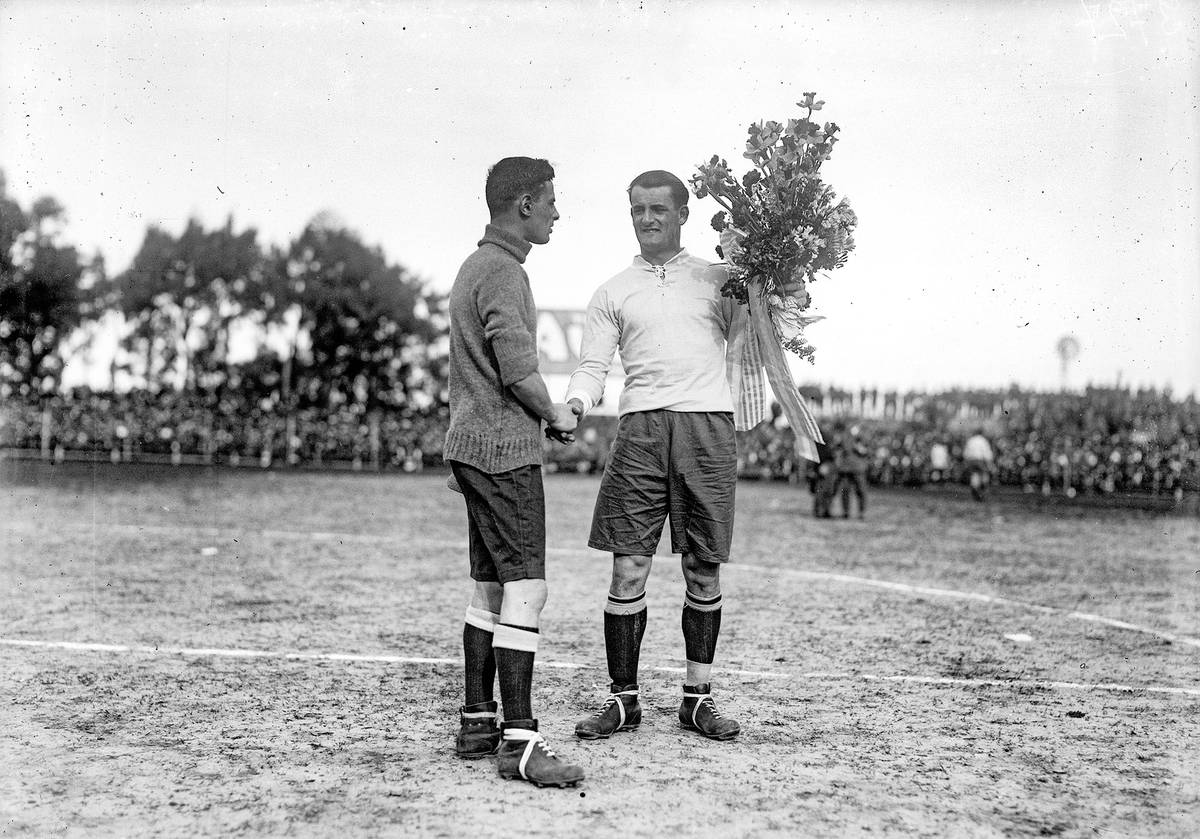 Historia del futbol uruguayo. Deportes en Uruguay. Enciclopedia