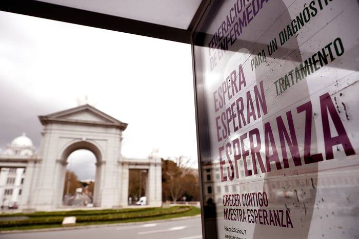 Puerta de San Vicente, ayer, en Madrid, sin tráfico en los alrededores con motivo de las medidas del estado de alarma decretado a causa de la pandemia de coronavirus.  · Foto: Mariscal, EFE