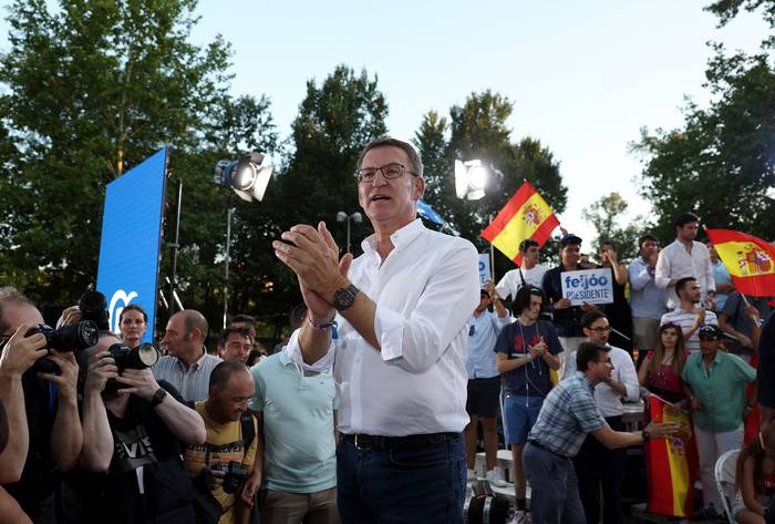 Alberto Núñez Feijóo durante un acto de campaña, en Madrid (20.07.2023). · Foto: Pierre-Philippe Marcou, AFP