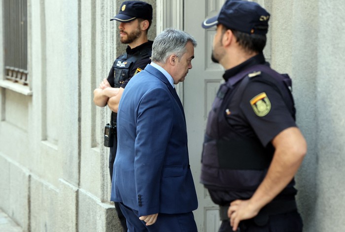 El ex número tres del PSOE, Santos Cerdán, el 30 de junio, en Madrid. · Foto: Thomas Coex, AFP El ex número tres del PSOE, Santos Cerdán, el 30 de junio, en Madrid. · Foto: Thomas Coex, AFP