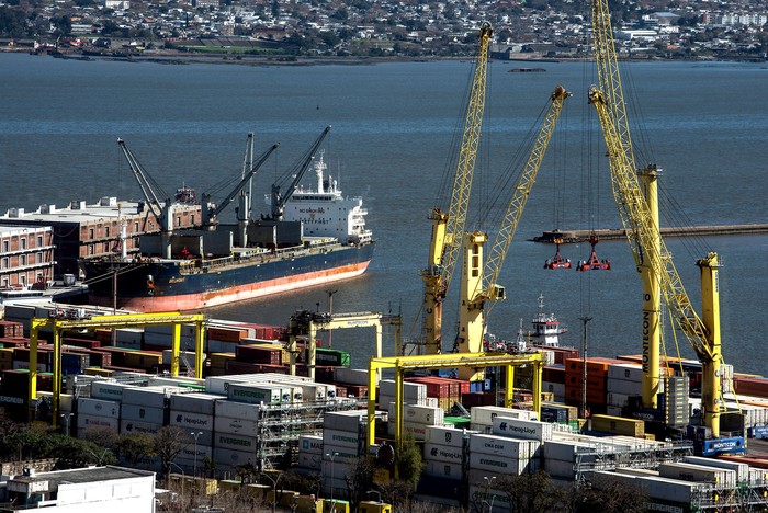 Puerto de Montevideo. · Foto: Gianni Schiaffarino