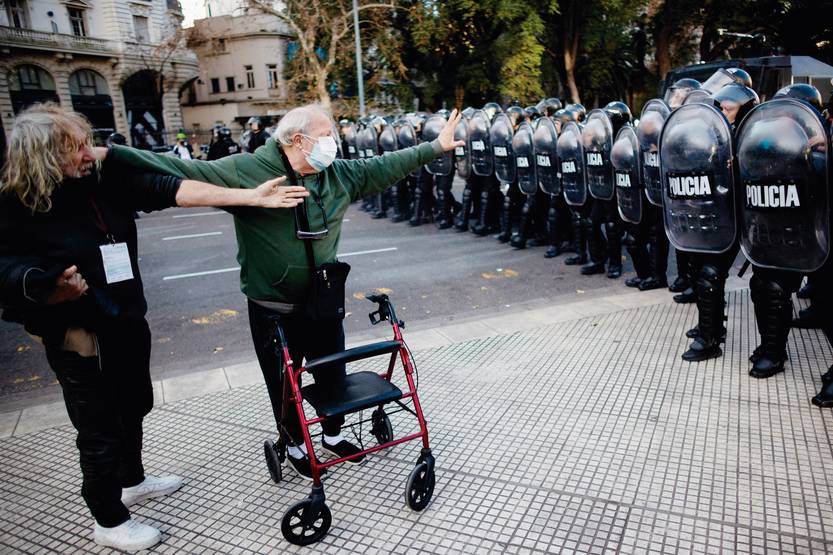 le monde 42 - Argentina prepotencia