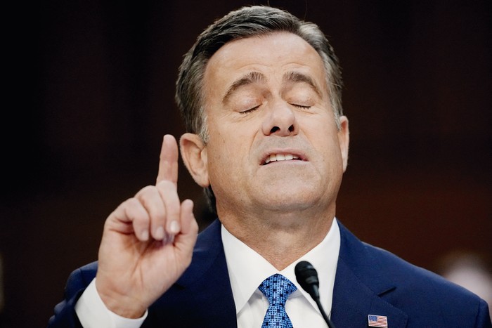John Ratcliffe, director de la CIA, en una audiencia ante el Comité de Inteligencia del Senado, el 25 de marzo, en Washington DC, por potenciales filtraciones de los planes de bombardeo en Yemen. · Foto: Andrew Harnik / AFP John Ratcliffe, director de la CIA, en una audiencia ante el Comité de Inteligencia del Senado, el 25 de marzo, en Washington DC, por potenciales filtraciones de los planes de bombardeo en Yemen. · Foto: Andrew Harnik / AFP