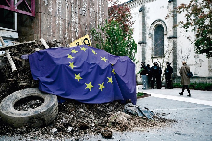 Tras una protesta de agricultores franceses contra el acuerdo UE-Mercosur, en Pessac, suroeste de Francia, el 19 de noviembre de 2024. · Foto: Philippe Lopez, AFP Tras una protesta de agricultores franceses contra el acuerdo UE-Mercosur, en Pessac, suroeste de Francia, el 19 de noviembre de 2024. · Foto: Philippe Lopez, AFP