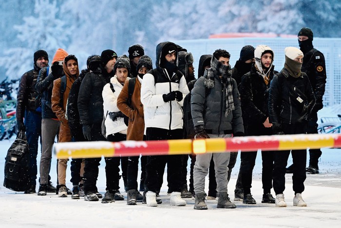Cruce fronterizo internacional de Salla, en el norte de Finlandia, el 23 de noviembre de 2023. · Foto: Jussi Nukari / AFP