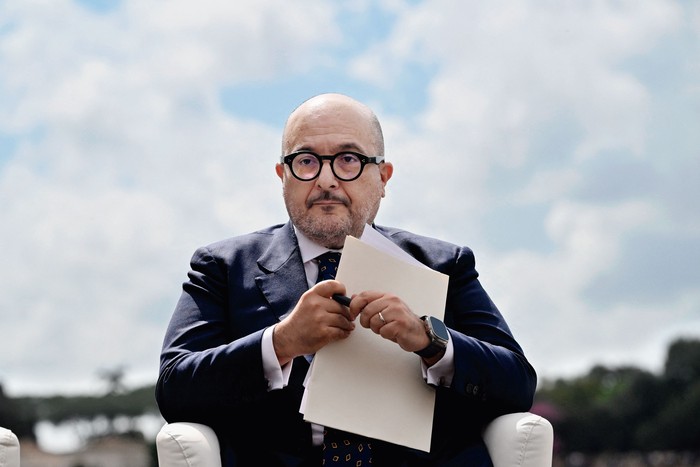 Gennaro Sangiuliano en la conferencia de prensa del nuevo proyecto de los Foros Imperiales, el 2 de abril, en Roma, Italia. · Foto: Andreas Solaro, AFP