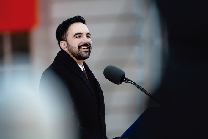 Zohran Mamdani durante la ceremonia de su investidura en la ciudad de Nueva York, Estados Unidos, el 1º de enero. · Foto: Mostafa Bassim / Anadolu / AFP