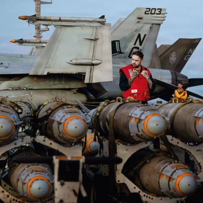 Marinos estadounidenses en el portaaviones USS Abraham Lincoln en apoyo de la Operación Furia Épica, el 28 de febrero. · Foto: Armada de Estados Unidos / AFP