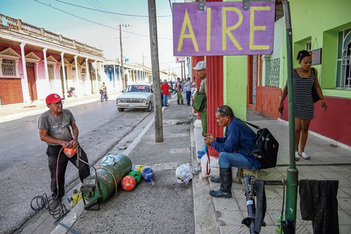 Uno de los negocios que permanecen abiertos en la provincia de Ciego de Ávila, Cuba, el 24 de julio. · Foto: Yamil Lage, AFP