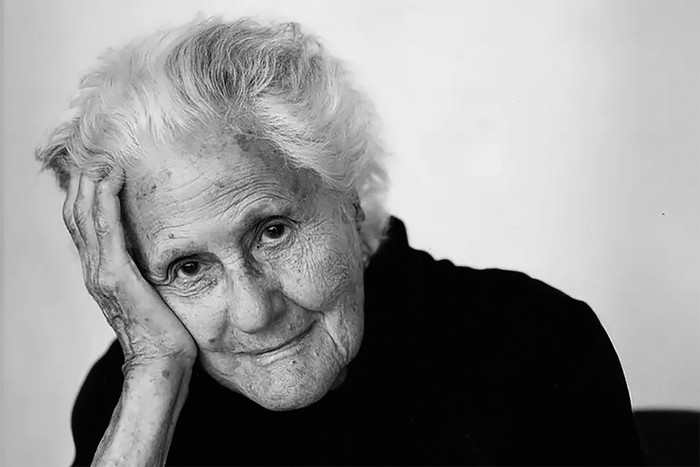 Eva Zeisel. · Foto: Sin datos de autor Eva Zeisel. · Foto: Sin datos de autor