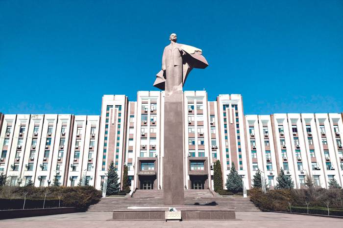 Centro de Tiraspol, ciudad de Moldavia capital de la Unidad Territorial Autónoma de Transnistria y capital de facto de la República moldava de Pridnestrovie en Transnistria Moldavia. · Foto: Andrea Mancini / NurPhoto / AFP