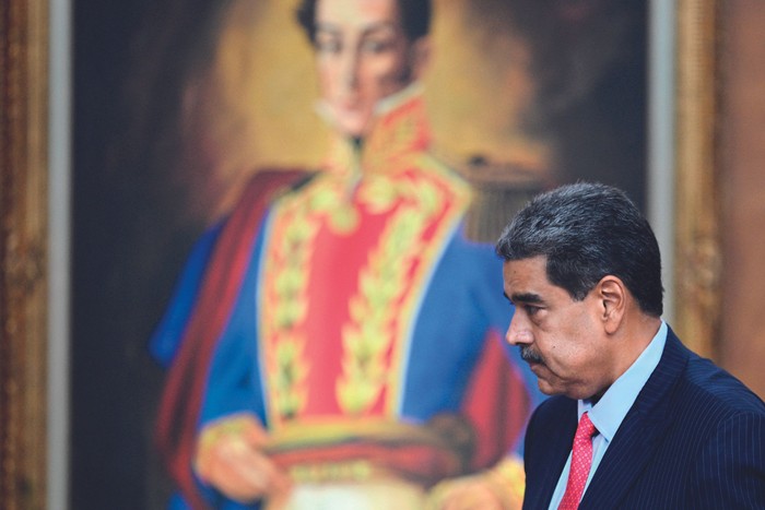 Nicolás Maduro tras una conferencia de prensa para medios internacionales, en el palacio presidencial de Miraflores en Caracas, el 31 de julio. · Foto: Federico Parra, AFP