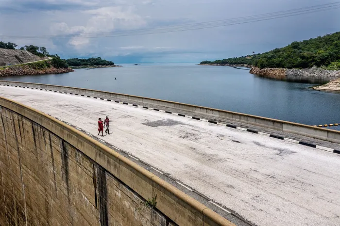 Presa de Kariba, entre Zimbabue y Zambia, el 20 de enero de 2020. · Foto: Guillem Sartorio, AFP