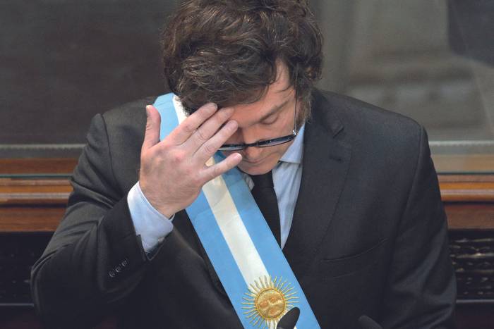Javier Milei en su primer discurso político ante el Parlamento durante la inauguración de la 142ª sesión ordinaria del Congreso, en Buenos Aires, el 1º de marzo. · Foto: Juan Mabromata,  AFP