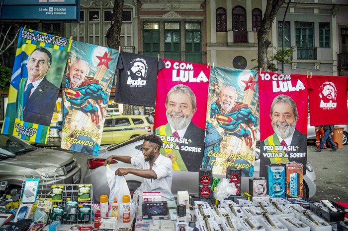 Puesto callejero en Rio de Janeiro, el 27 de setiembre. · Foto: Ernesto Benavides, AFP