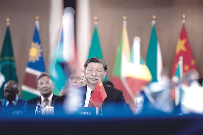 El mandatario chino, Xi Jinping, en el diálogo de líderes China-África. Cumbre BRICS 2023 en Johannesburgo, Sudáfrica, el 24 de agosto. · Foto: Alet Pretorius, AFP