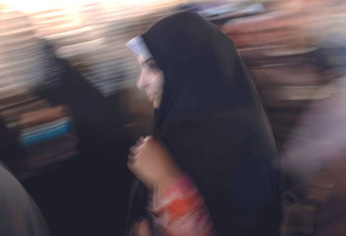 Primera muestra iraní de moda femenina y conferencia científica educativa sobre la castidad y el hiyab, el 23 de junio. · Foto: Morteza Nikoubazl / NurPhoto / AFP