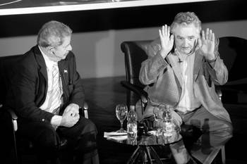 El ex presidente brasileño Luiz Inácio Lula da Silva y el presidente José Mujica, ayer, durante el foro "¿Transformaciones en riesgo? Perspectivas y tensiones del progresismo en América Latina". El ex presidente brasileño Luiz Inácio Lula da Silva y el presidente José Mujica, ayer, durante el foro "¿Transformaciones en riesgo? Perspectivas y tensiones del progresismo en América Latina".