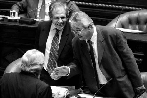 Luis Almagro, Enrique Pintado y Luis Alberto Lacalle, ayer, en la Cámara de Senadores. Foto: Pablo Nogueira