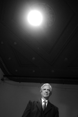 Tabaré Vázquez, ayer, en el Ateneo de Montevideo, donde se celebrará el 50º Aniversario del Movimiento Socialista fundado por Emilio Frugoni. / Foto: Nicolas Celaya