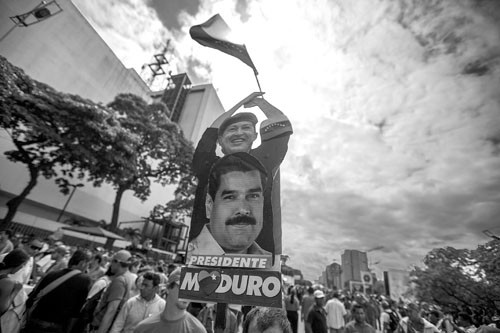 Marcha por el Día de los Trabajadores y en apoyo al gobierno nacional de Nicolás Maduro, ayer en Caracas. / Foto: Miguel Gutiérrez, Efe