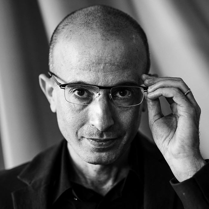 Yuval Noah Harari. · Foto: Filip Powidzki / AFP