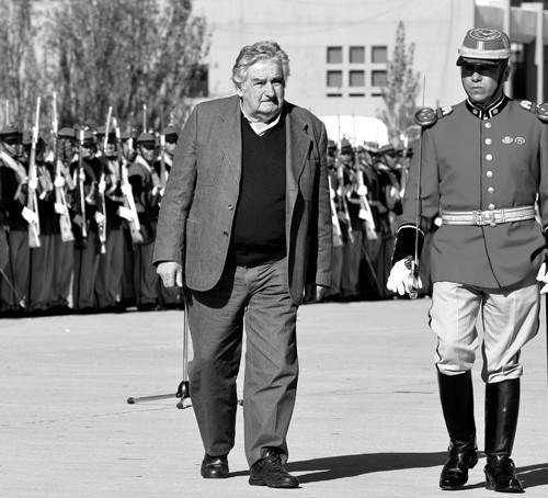 José Mujica, en Cochabamba, para una reunión de la Unasur. Foto: Jorge Abrego, Efe (archivo, julio de 2013)