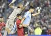 Luis Mejía, arquero de Panamá, Valentín Pimentel, de Panama, y Luis Suarez, el viernes, en el Estadio Centenario. · Foto: Sandro Pereyra Luis Mejía, arquero de Panamá, Valentín Pimentel, de Panama, y Luis Suarez, el viernes, en el Estadio Centenario. · Foto: Sandro Pereyra