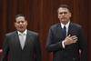 Hamilton Mourão y Jair Bolsonaro durante una ceremonia en la que recibieron un diploma que certifica que pueden asumir sus cargos, el 10 de diciembre, en Brasilia. Hamilton Mourão y Jair Bolsonaro durante una ceremonia en la que recibieron un diploma que certifica que pueden asumir sus cargos, el 10 de diciembre, en Brasilia.