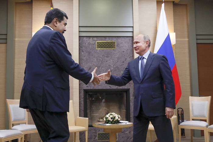 Nicolás Maduro y Vladimir Putin, en la residencia estatal Novo-Ogaryovo, en Moscú, el 5 de diciembre .  · Foto: Maxim Shemetov