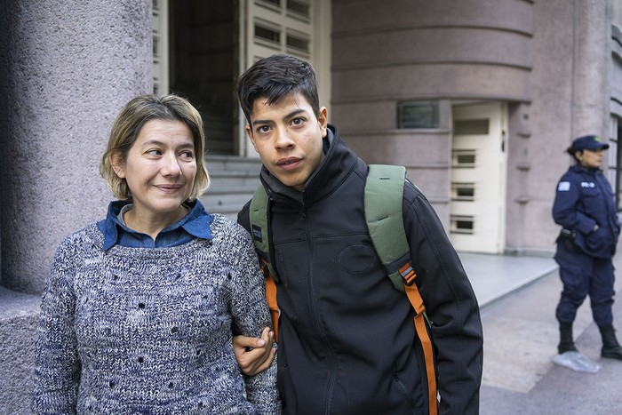 Pablo junto a su madre Tania.  · Foto: Mariana Greif