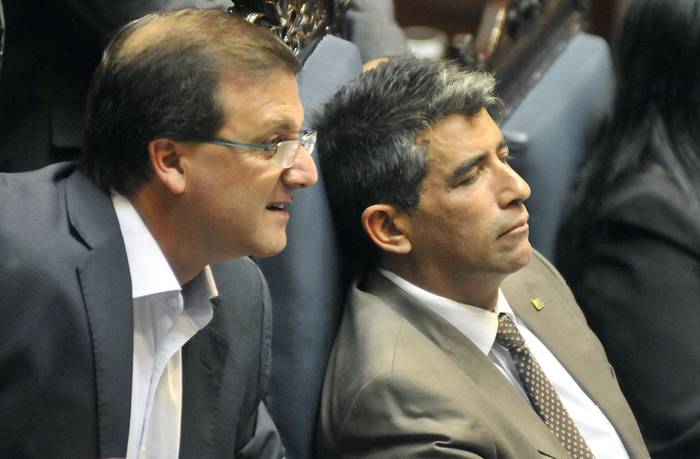 Leonardo De León y Raúl Sendic durante una sesión en la Cámara de Senadores (archivo, abril de 2017). · Foto: Federico Gutiérrez