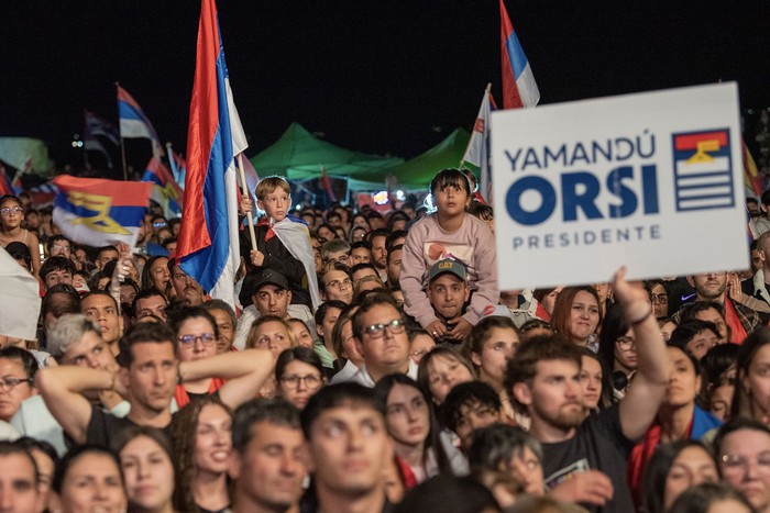 Simpatizantes del Frente Amplio, el 27 de octubre en Montevideo. · Foto: Martín Varela Umpiérrez