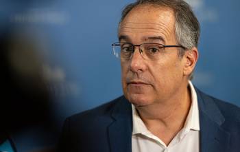 José Carlos Mahía, en el Parlamento. · Foto: Mara Quintero