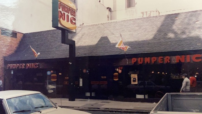 Fachada local Pumper Nic.