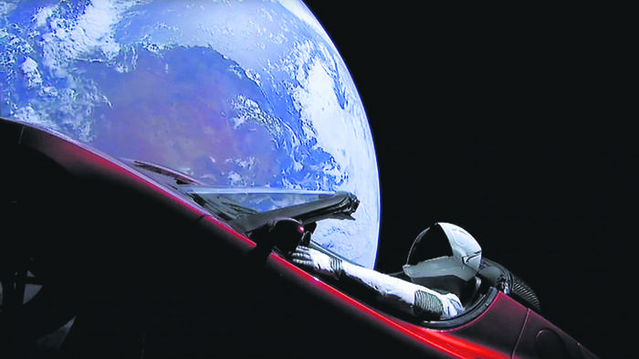 Imagen tomada de un video en vivo de SpaceX, el 6 de febrero. Foto: Afp