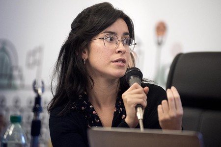 Sofía Cardozo durante la presentación de la investigación Abordaje feminista de una ciudad para ellos, en el evento Habitar Montevideo. · Foto: Ricardo Antúnez Sofía Cardozo durante la presentación de la investigación Abordaje feminista de una ciudad para ellos, en el evento Habitar Montevideo. · Foto: Ricardo Antúnez
