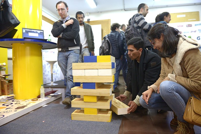 Feria de Empleo, ayer, en la Facultad de Ciencias Económicas y de Administración. Foto: Andrés Cuenca