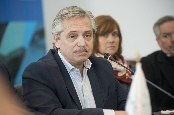 Alberto Fernández durante un encuentro con miembros del Parlasur la semana pasada. · Foto: Ricardo Antúnez