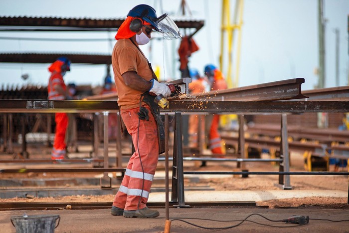 Planta de Soldadura de Grupo Vía Central, en Florida. · Foto: Alessandro Maradei