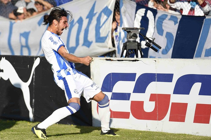 Arranque a puro gol en el fútbol uruguayo - Diario Hoy En la noticia