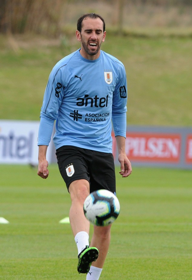 Diego Godín durante el entrenamiento de la selección, en el Complejo Uruguay Celeste.  · Foto: Federico Gutiérrez