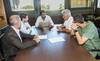 Gustavo Grecco, Federico Preve; Ararico Rodriguez; Ariel Duran y Rafael Mila, durante la firma de acuerdo entre SMU y ASSE para que hemodinamistas trabajen en el IMAE de Tacuarembó.
Gustavo Grecco, Federico Preve; Ararico Rodriguez; Ariel Duran y Rafael Mila, durante la firma de acuerdo entre SMU y ASSE para que hemodinamistas trabajen en el IMAE de Tacuarembó.