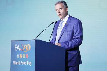 Yamandú Orsi, el 16 de octubre, durante la conmemoración de los 80 años de la FAO, en Roma, Italia. · Foto: Presidencia de Uruguay