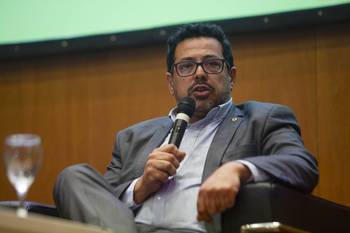 Alejandro Sánchez, durante las Primeras Jornadas de Salud Mental en el Ámbito Público: Compromiso de Estado, Acción Colectiva, el 27 de octubre. · Foto: Presidencia de Uruguay