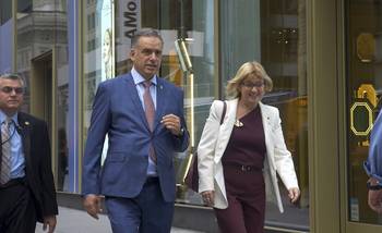 El presidente Yamandú Orsi y la ministra Cristina Lustemberg en Nueva York. Foto: s/d de autor, Presidencia de la República