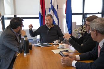 Alejandro Sánchez, Yamandú Orsi, Eduardo Viera y Jorge Díaz. Foto: s/d de autor, Presidencia de la República.