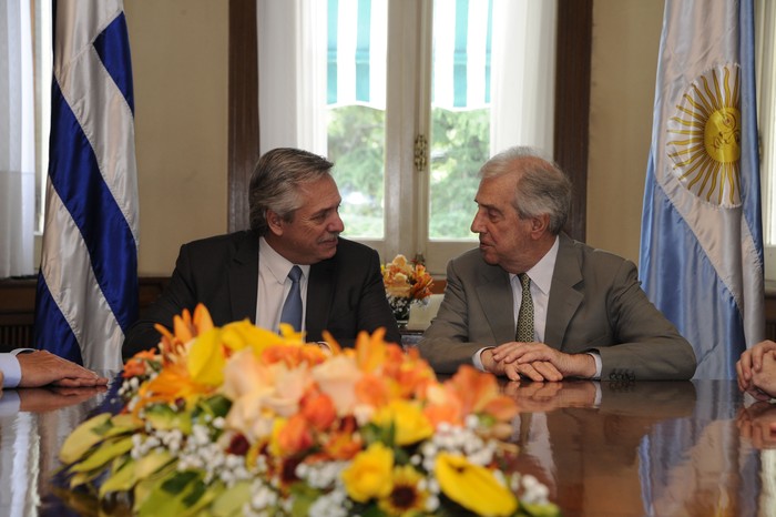 Alberto Fernández y Tabaré Vázquez. Foto: Secretaría de Comunicación Institucional de Presidencia. 