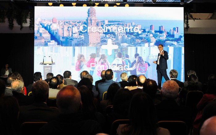 Bruno Gili, durante el lanzamiento del programa Uruguay Innova, el 21 de mayo, en el salón Innovation Campus del LATU, en Montevideo. Foto: Presidencia de Uruguay.